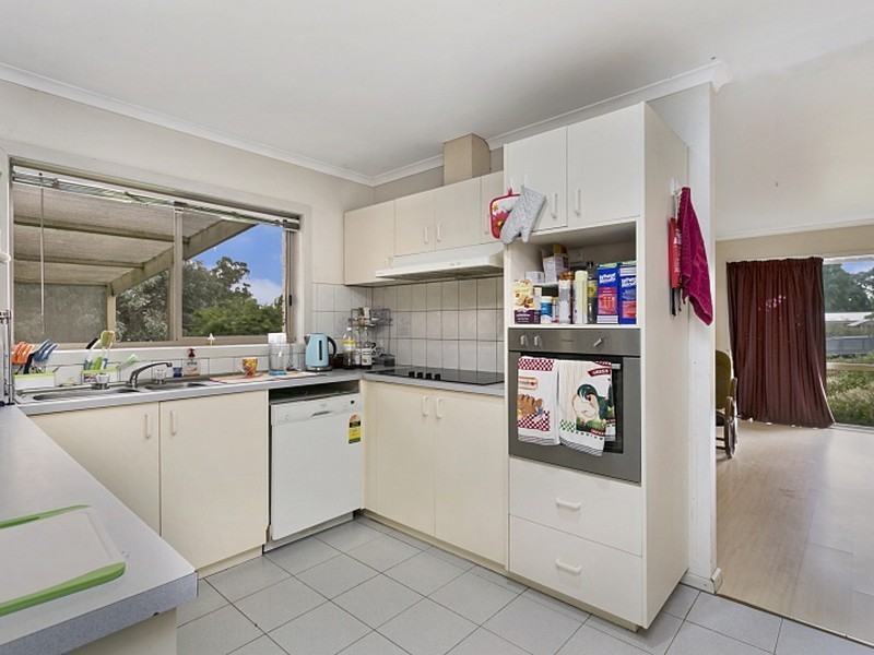 11 Casey Crescent, Broadford VIC 3658