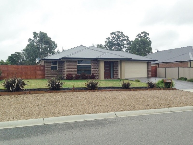 10 Parkland Place, Broadford VIC 3658