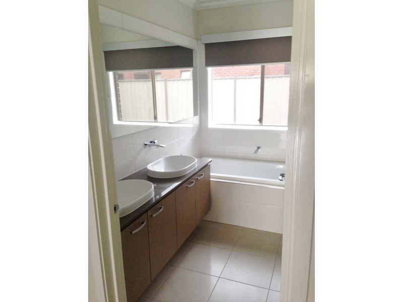 10 Parkland Place, Broadford VIC 3658