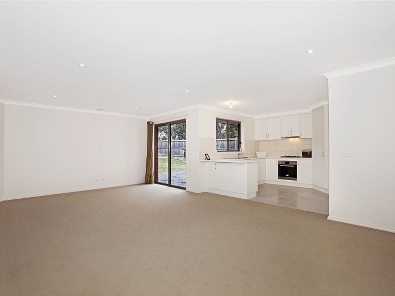 6 Grange Drive, Broadford VIC 3658