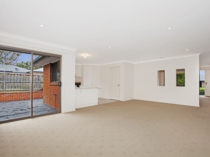 6 Grange Drive, Broadford VIC 3658