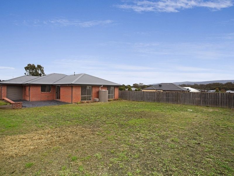 6 Grange Drive, Broadford VIC 3658