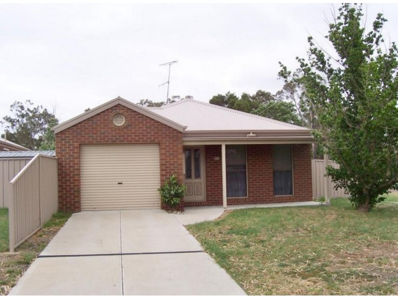 83 Snodgrass Street, Broadford VIC 3658