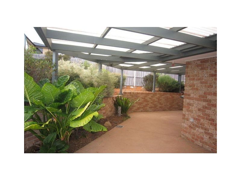 8 Courtneige street, Dunlop ACT 2615