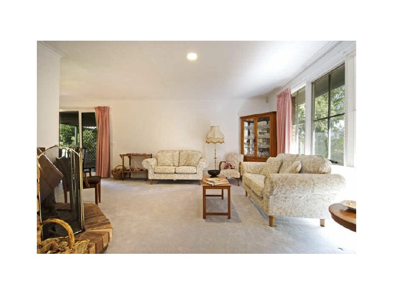 5 Dalley Crescent, Latham ACT 2615