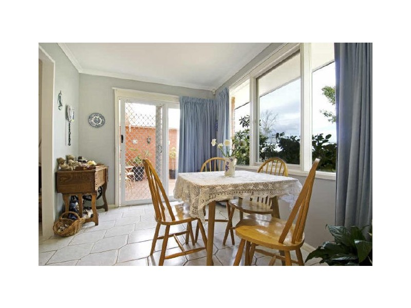 5 Dalley Crescent, Latham ACT 2615