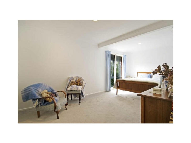 5 Dalley Crescent, Latham ACT 2615