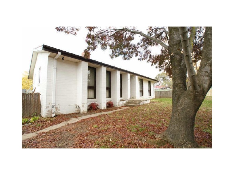 17 Phillips Place, Latham ACT 2615