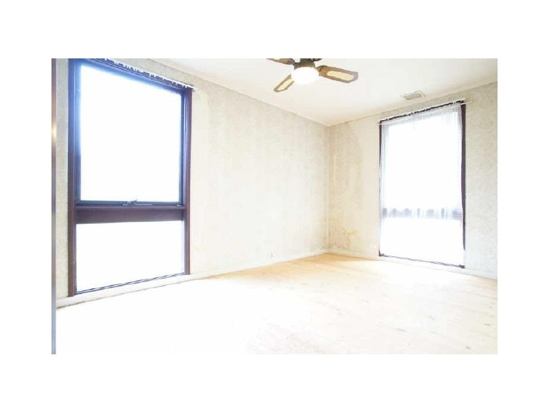 17 Phillips Place, Latham ACT 2615