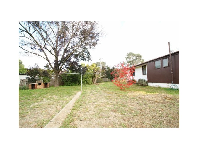 17 Phillips Place, Latham ACT 2615