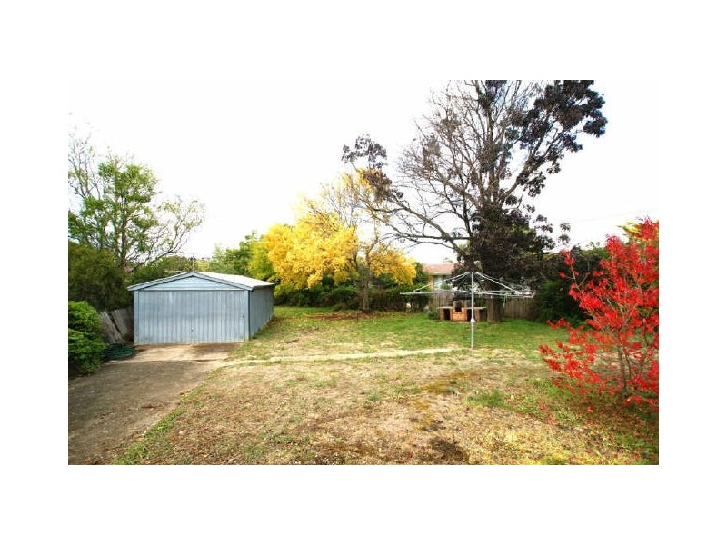 17 Phillips Place, Latham ACT 2615