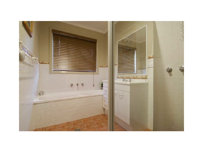 25 Simonetti Street, Dunlop ACT 2615