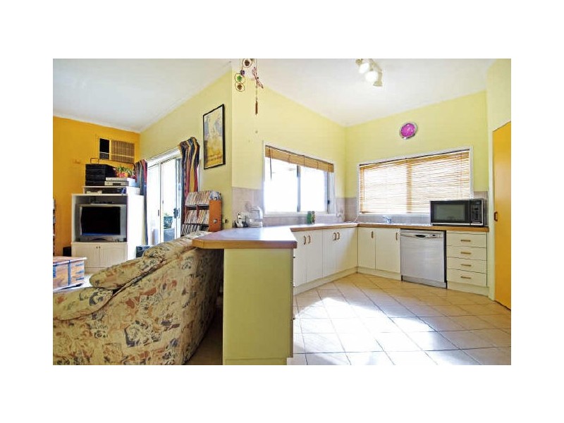 16 Pomeroy Street, Dunlop ACT 2615