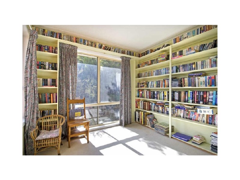 16 Pomeroy Street, Dunlop ACT 2615