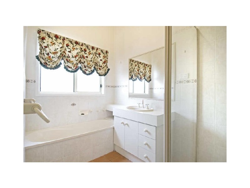 16 Pomeroy Street, Dunlop ACT 2615