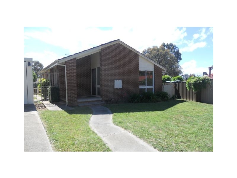 4 Selby Place, Charnwood ACT 2615