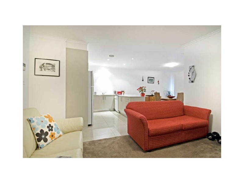 2/13 Coppin Place, Weetangera ACT 2614