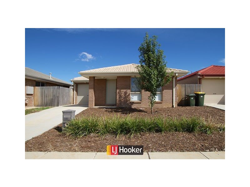 228 Macfarlane Burnet Avenue, Macgregor ACT 2615