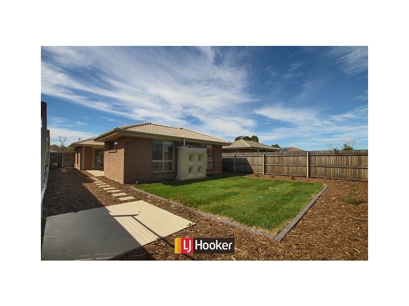 228 Macfarlane Burnet Avenue, Macgregor ACT 2615