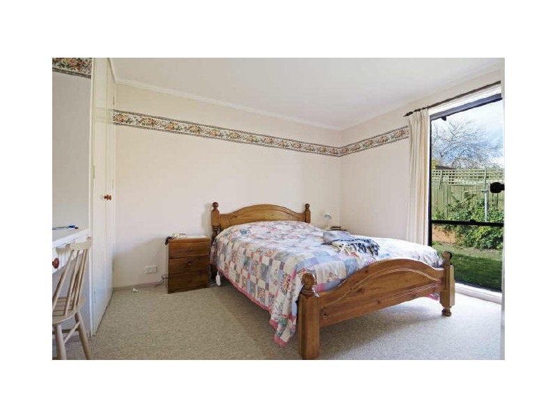 2 Platt Place, Charnwood ACT 2615