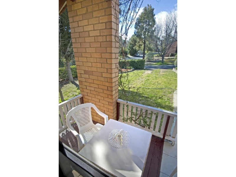 2 Platt Place, Charnwood ACT 2615