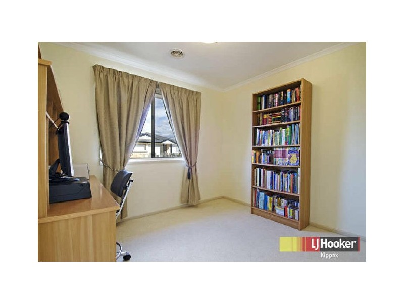 8 Pedrail Place, Dunlop ACT 2615