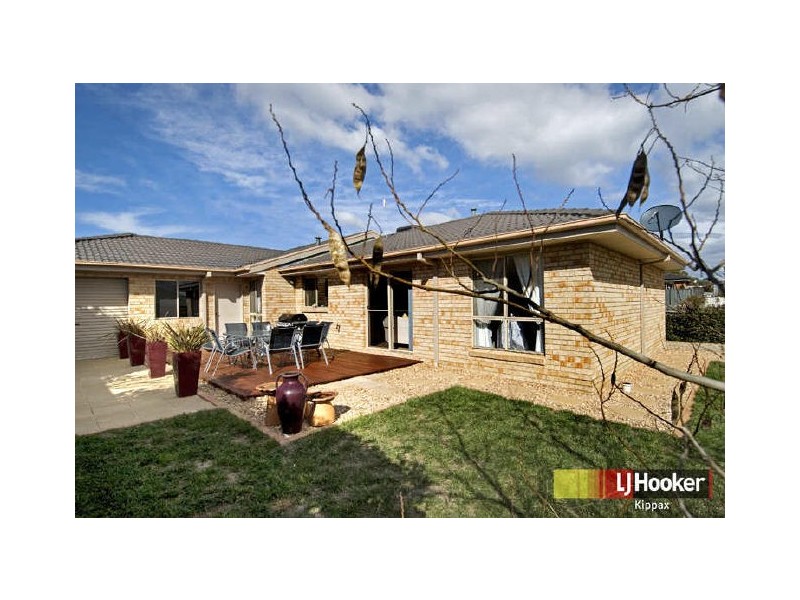 8 Pedrail Place, Dunlop ACT 2615