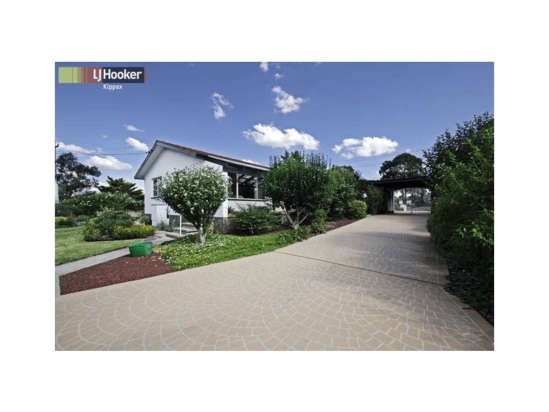 328 Southern Cross Drive, Macgregor ACT 2615