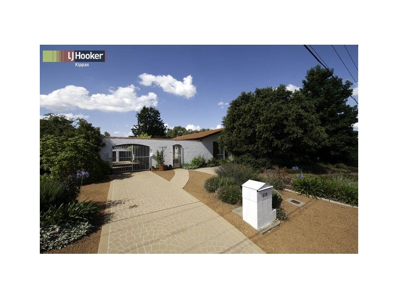 328 Southern Cross Drive, Macgregor ACT 2615