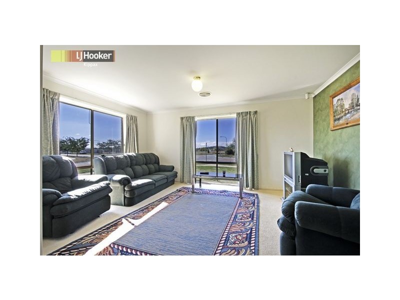 1 Fairlight Street, Dunlop ACT 2615