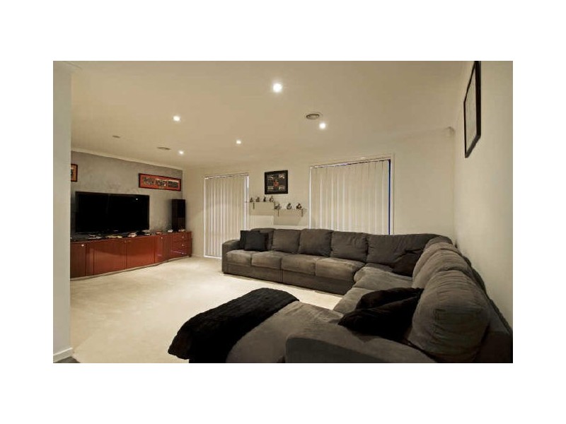 9 Simonetti Street, Dunlop ACT 2615