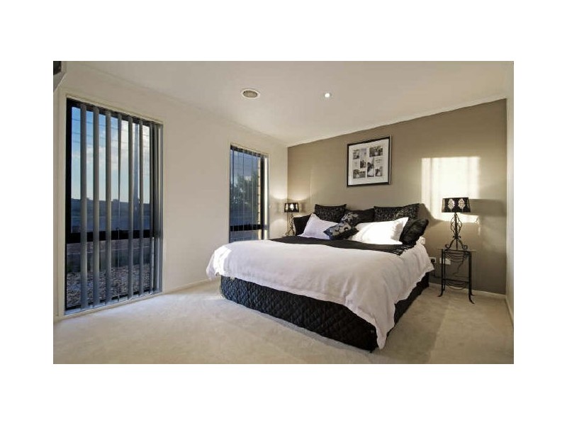 9 Simonetti Street, Dunlop ACT 2615