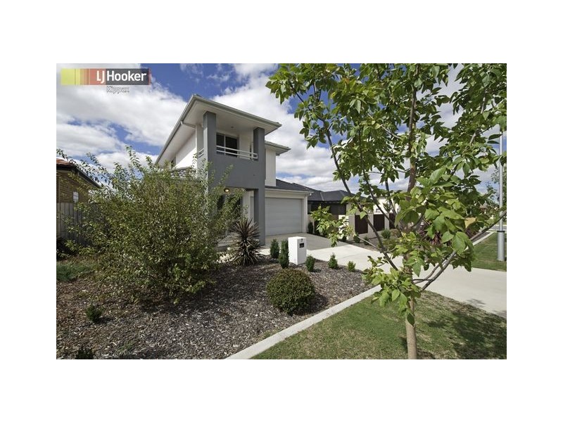 7 Flora Bassett Street, Franklin ACT 2913
