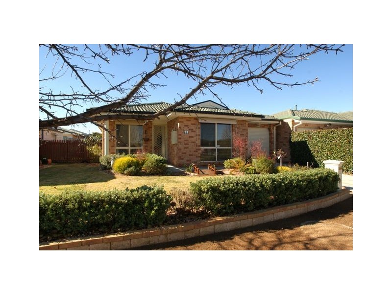 33 Goodhart Crescent, Dunlop ACT 2615