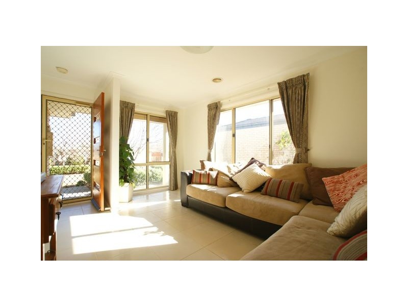 33 Goodhart Crescent, Dunlop ACT 2615