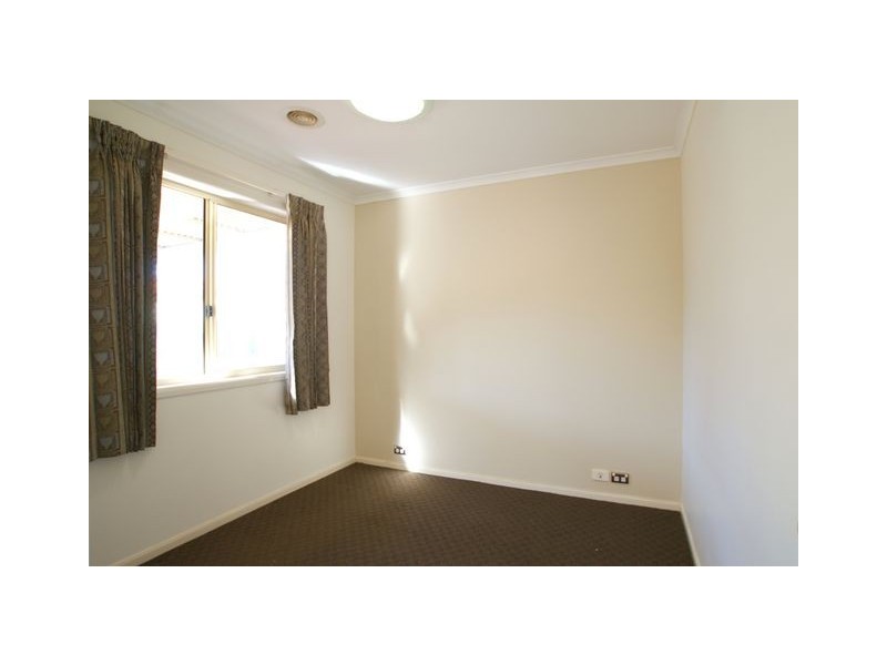 33 Goodhart Crescent, Dunlop ACT 2615