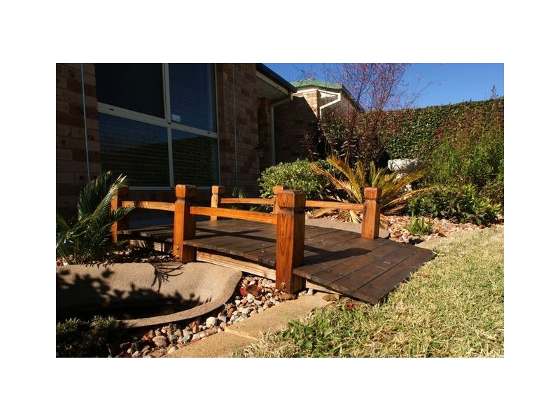 33 Goodhart Crescent, Dunlop ACT 2615