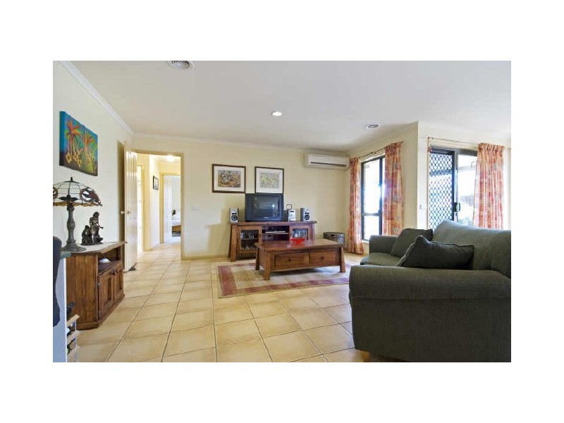 83 Polwarth Circuit, Dunlop ACT 2615