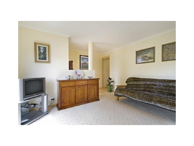 83 Polwarth Circuit, Dunlop ACT 2615