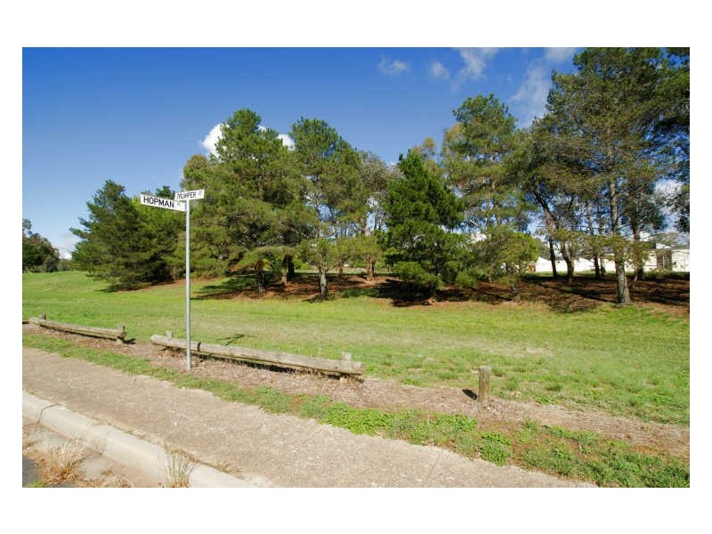 1 Hopman Place, Holt ACT 2615