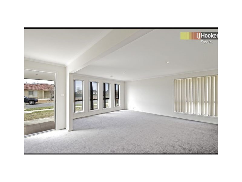 17 Mavis Latham Street, Franklin ACT 2913