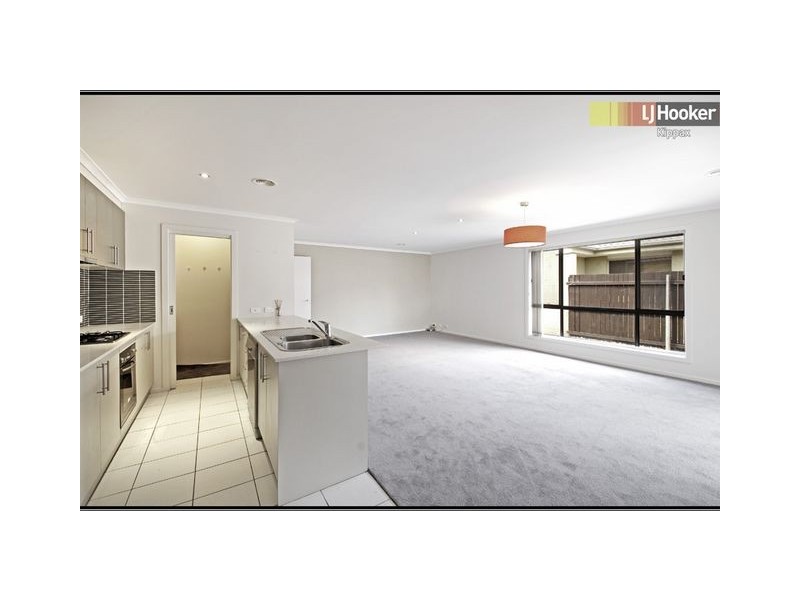 17 Mavis Latham Street, Franklin ACT 2913