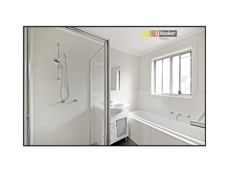 17 Mavis Latham Street, Franklin ACT 2913