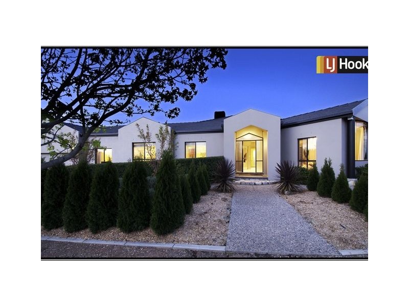 2 Wendy Ey Place, Nicholls ACT 2913