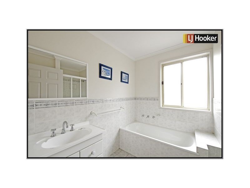 90 Britten Jones Drive, Holt ACT 2615