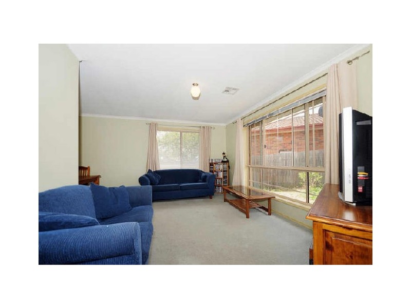 33 Evelyn Owen Crescent, Dunlop ACT 2615