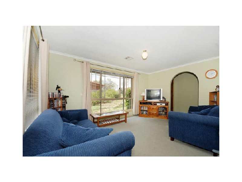 33 Evelyn Owen Crescent, Dunlop ACT 2615