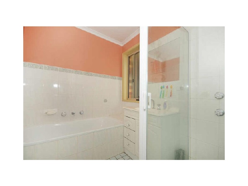 33 Evelyn Owen Crescent, Dunlop ACT 2615