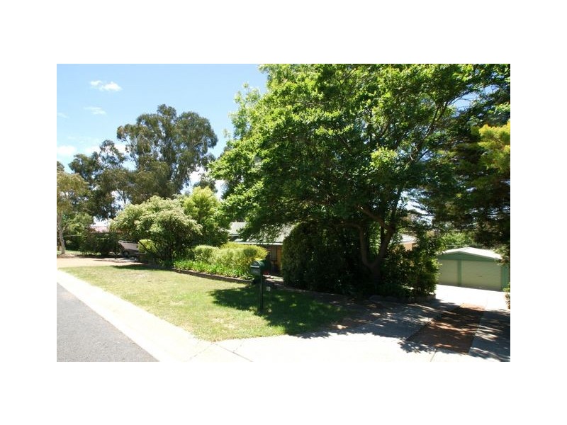 10 Ballow Crescent, Macgregor ACT 2615