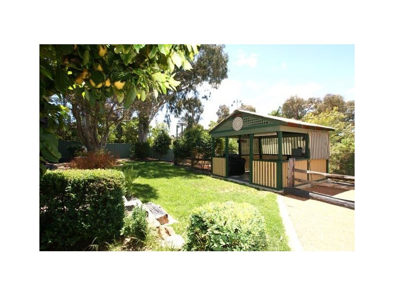 10 Ballow Crescent, Macgregor ACT 2615